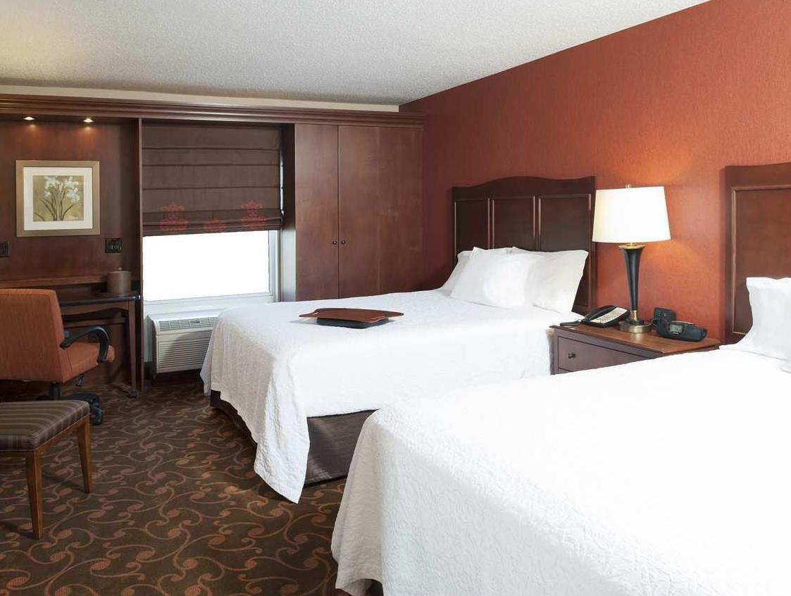 Hampton Inn & Suites Cleveland-Southeast-Стритсборо Экстерьер фото