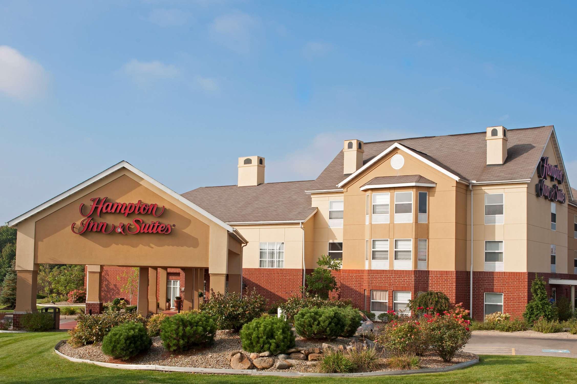 Hampton Inn & Suites Cleveland-Southeast-Стритсборо Экстерьер фото