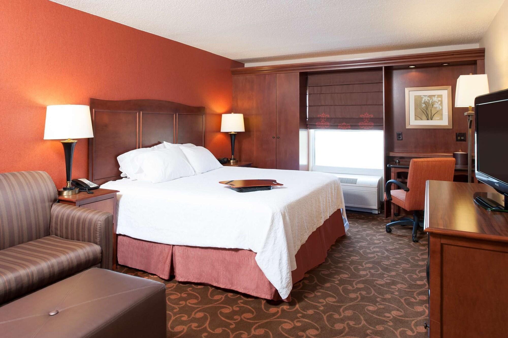 Hampton Inn & Suites Cleveland-Southeast-Стритсборо Экстерьер фото