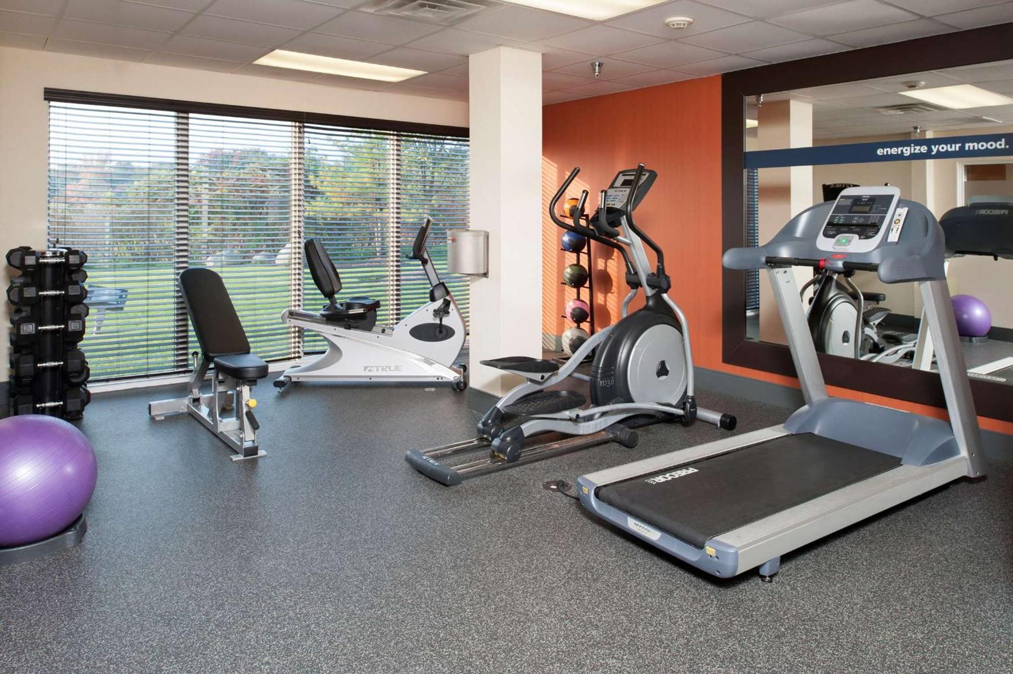 Hampton Inn & Suites Cleveland-Southeast-Стритсборо Экстерьер фото